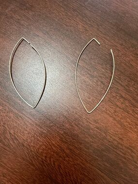 Minimal Marquise Hoop Earrings in Gold